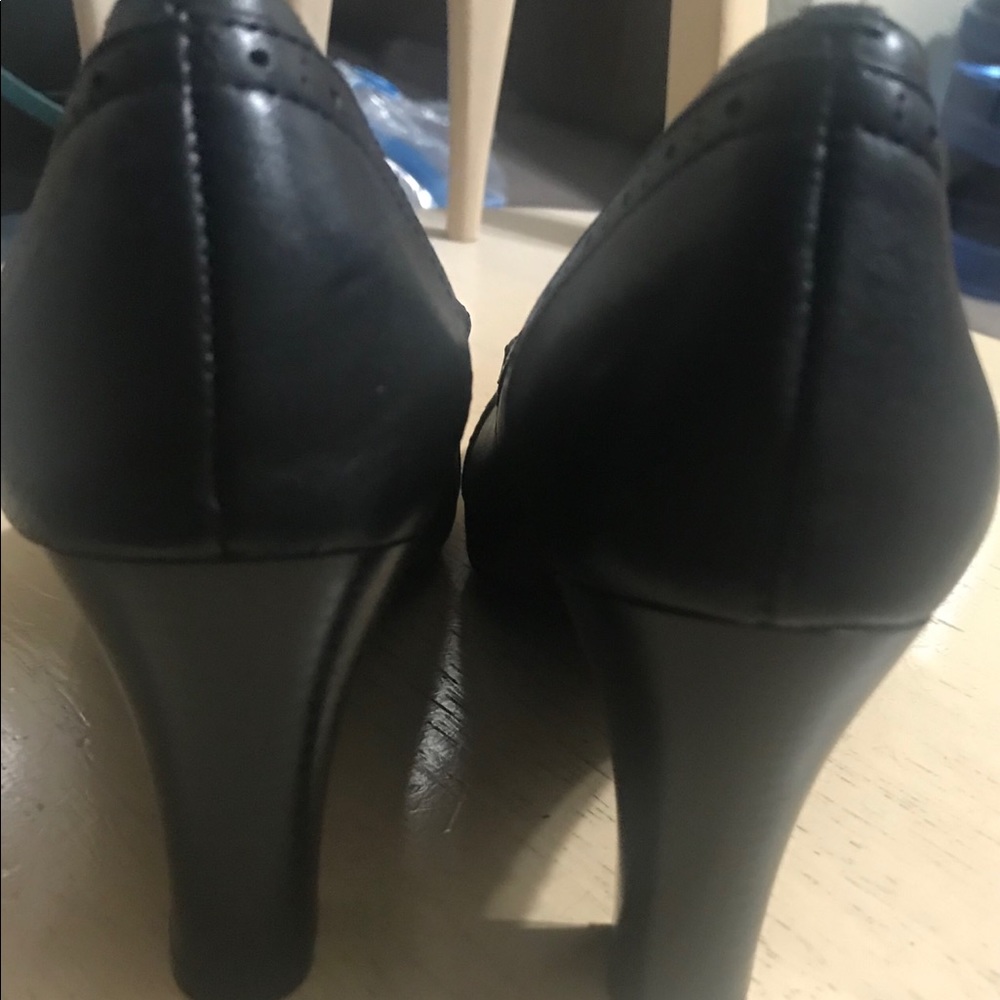 Shoes - Picture 2 of 3